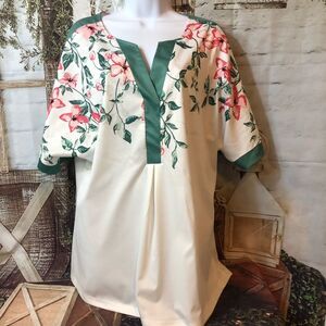 Vintage tunic top flowers and vines V-neck short sleeve grandmacore classy